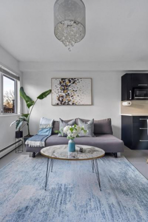 Newly Furnished Central Gem Near Transit